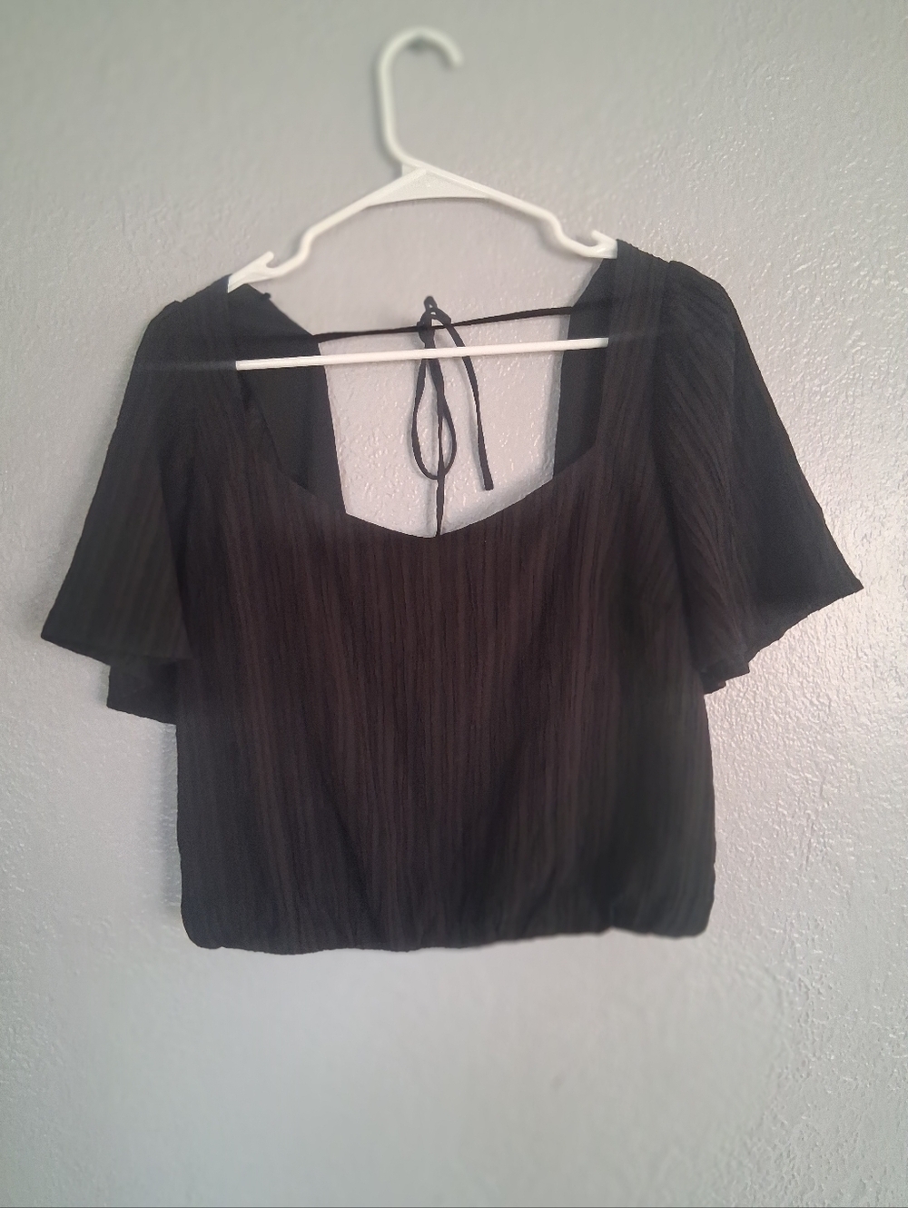 ASTR The Label Black Textured Cropped Top M